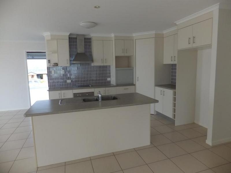 22 PIONEER AVENUE, Childers QLD 4660