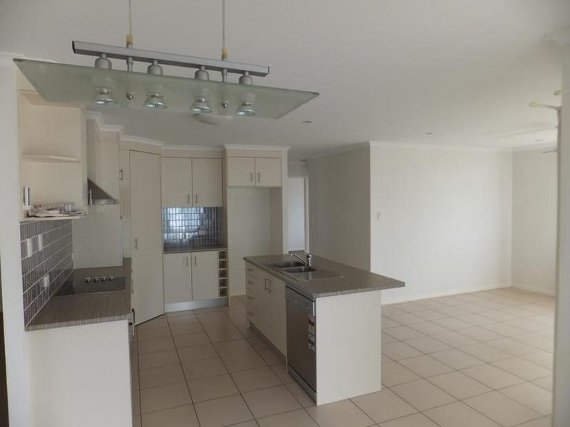 22 PIONEER AVENUE, Childers QLD 4660