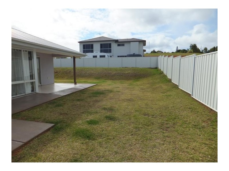 22 PIONEER AVENUE, Childers QLD 4660