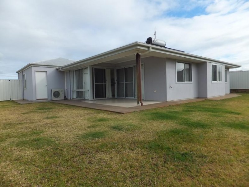 22 PIONEER AVENUE, Childers QLD 4660