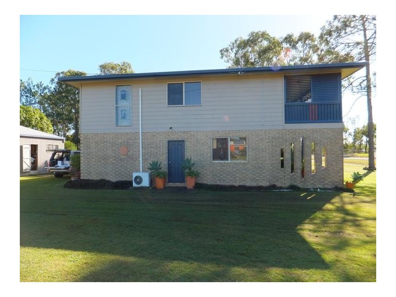 9 HUME STREET, Buxton QLD 4660