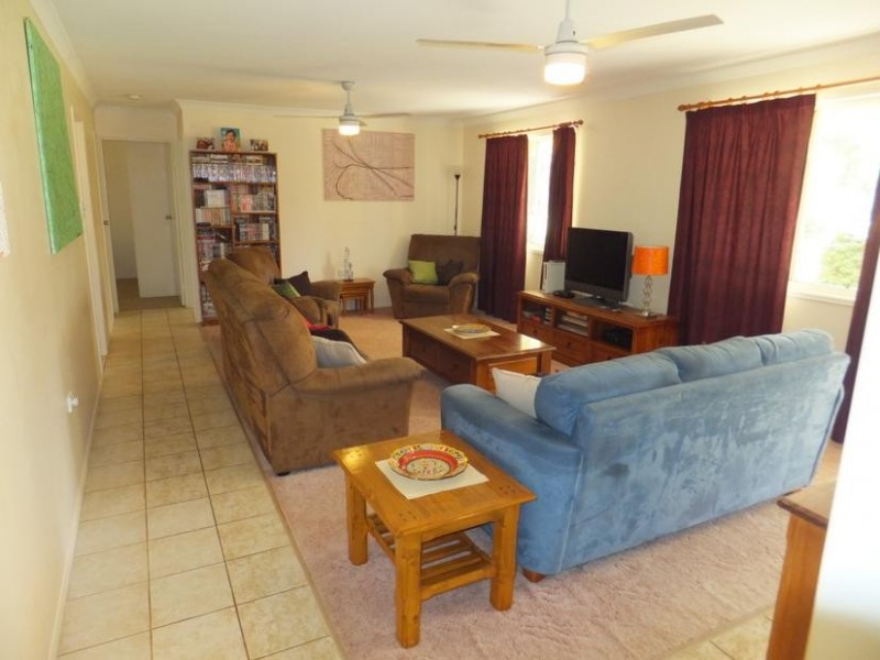 49 GARRYOWEN ROAD, Redridge QLD 4660
