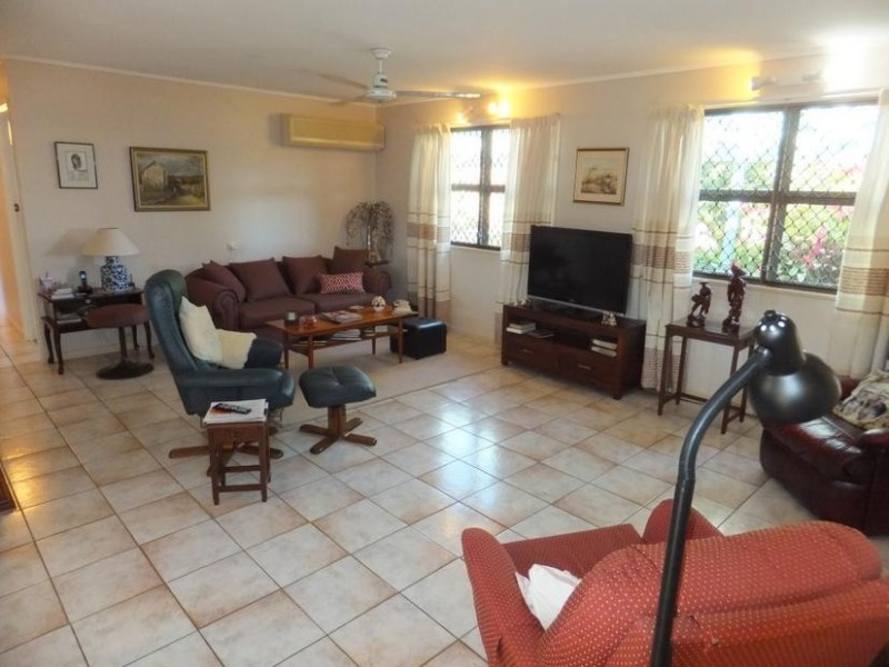 15 CEVN STREET, Childers QLD 4660