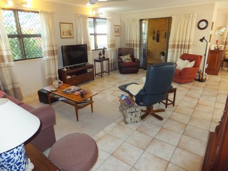 15 CEVN STREET, Childers QLD 4660