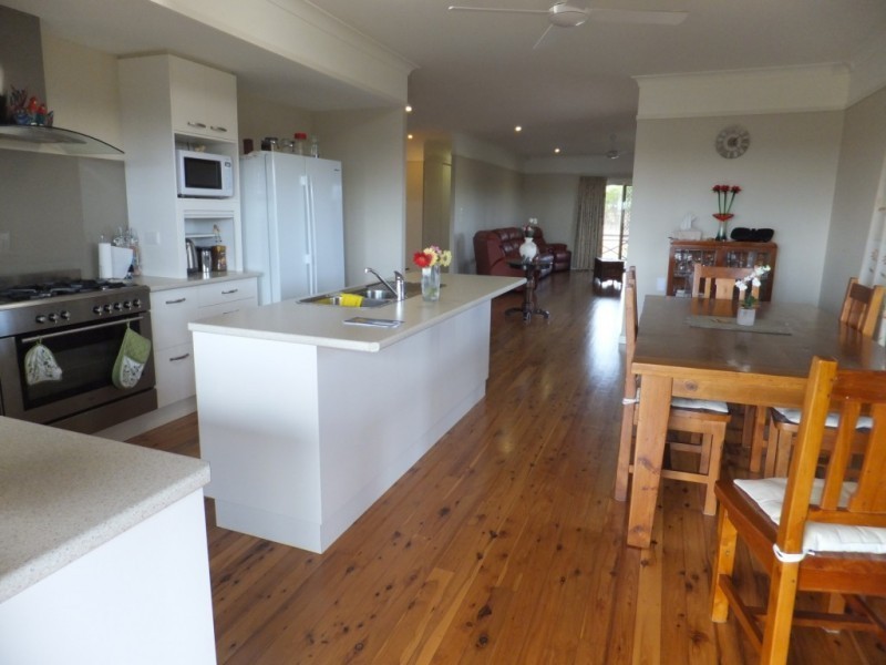 141 OAKVIEW DRIVE, Redridge QLD 4660