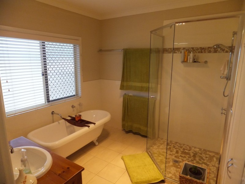 141 OAKVIEW DRIVE, Redridge QLD 4660