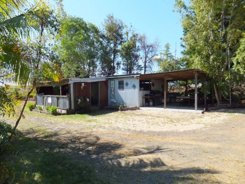 106 GELSOMINOS ROAD, South Isis QLD 4660