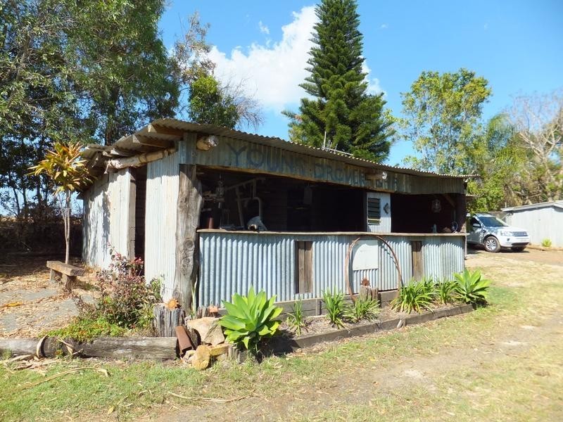 106 GELSOMINOS ROAD, South Isis QLD 4660