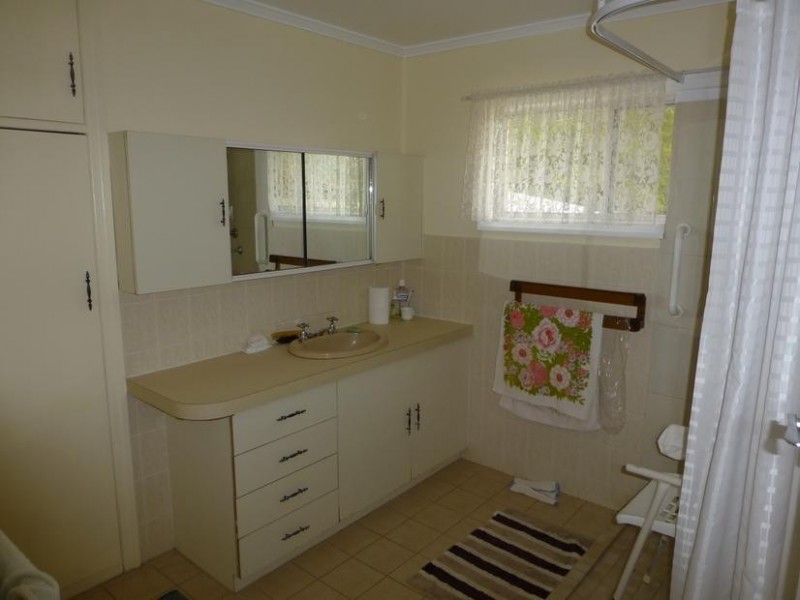 64 ALICE STREET, Biggenden QLD 4621