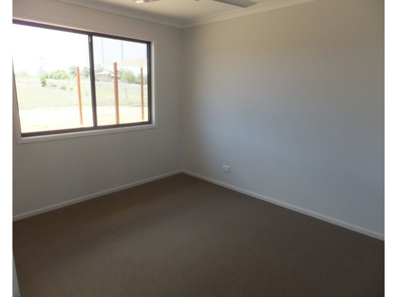24 FLYNN DRIVE, Redridge QLD 4660