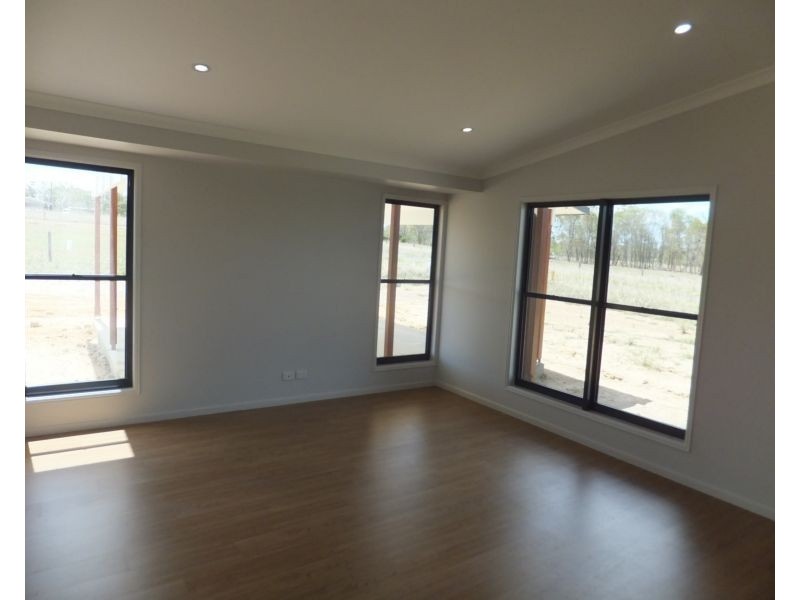 24 FLYNN DRIVE, Redridge QLD 4660