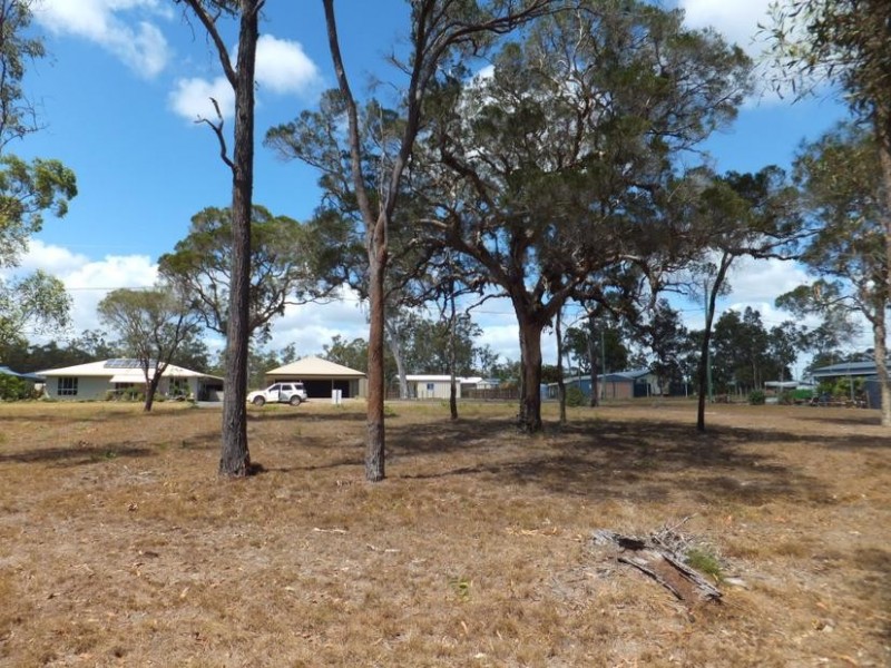 10 BURRUM STREET, Buxton QLD 4660