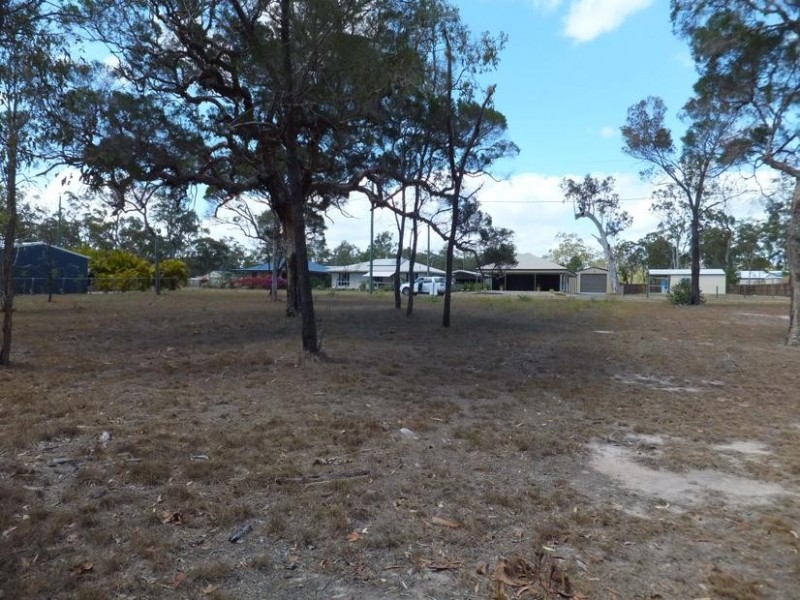 10 BURRUM STREET, Buxton QLD 4660