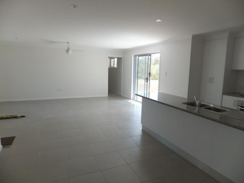 6 STRINGYBARK COURT, Apple Tree Creek QLD 4660