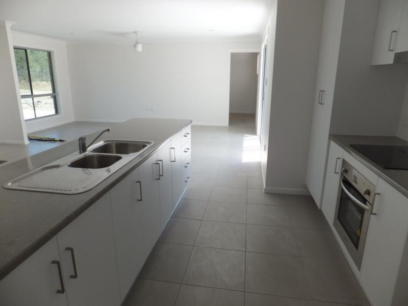 6 STRINGYBARK COURT, Apple Tree Creek QLD 4660