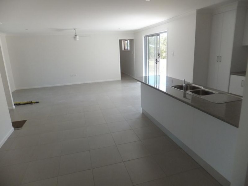 6 STRINGYBARK COURT, Apple Tree Creek QLD 4660