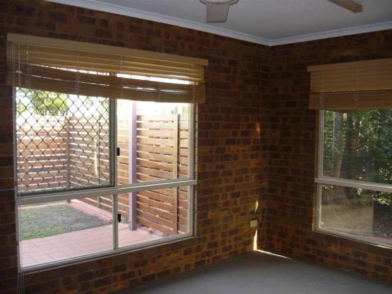 1/5 Cevn Street, Childers QLD 4660