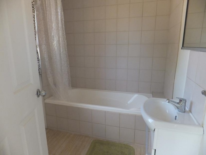 4 NOAKES STREET, Childers QLD 4660