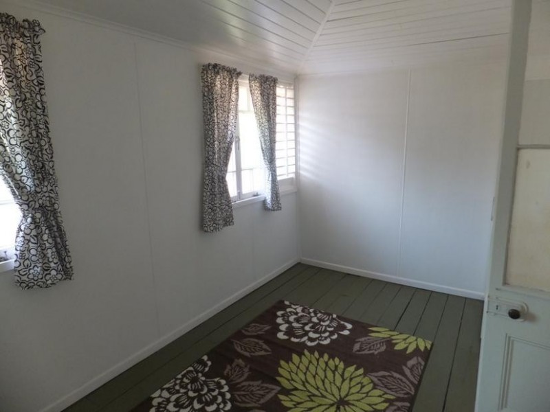 4 NOAKES STREET, Childers QLD 4660