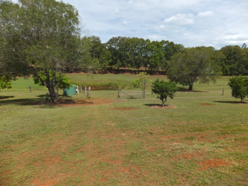 125 RAINBOWS ROAD, South Isis QLD 4660