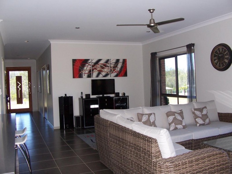 125 PARK AVENUE, North Isis QLD 4660