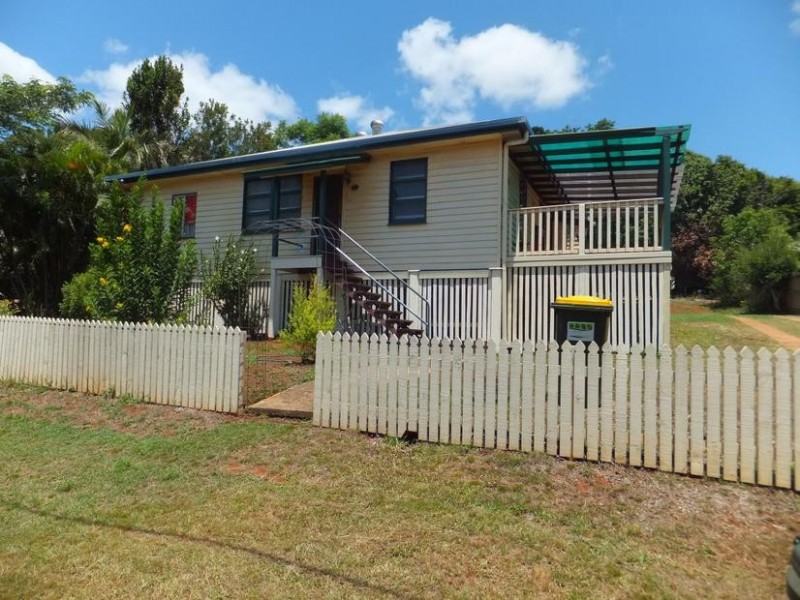 8 ELIZABETH STREET, Childers QLD 4660