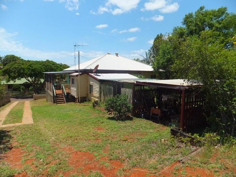 8 ELIZABETH STREET, Childers QLD 4660