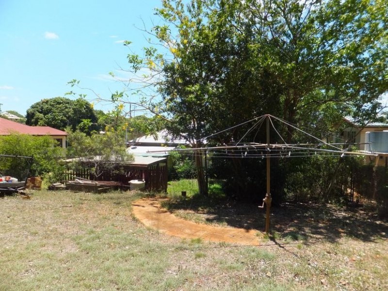 8 ELIZABETH STREET, Childers QLD 4660