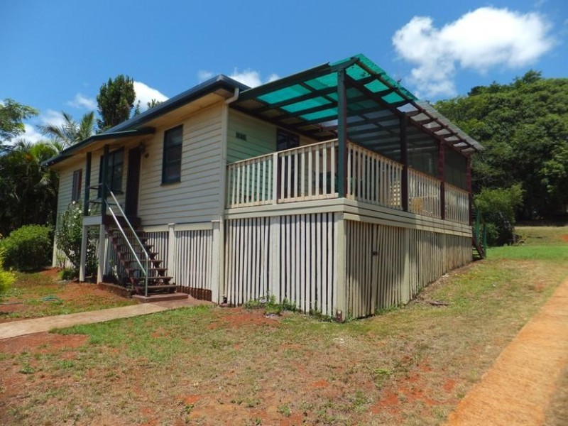 8 ELIZABETH STREET, Childers QLD 4660