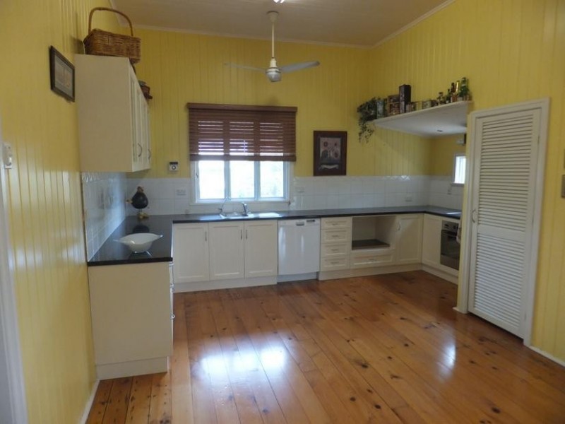 37 NELSON STREET, Childers QLD 4660