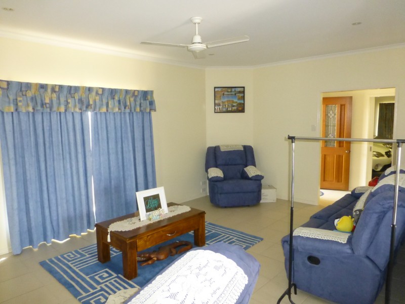 11 WILLIAM STREET, Biggenden QLD 4621