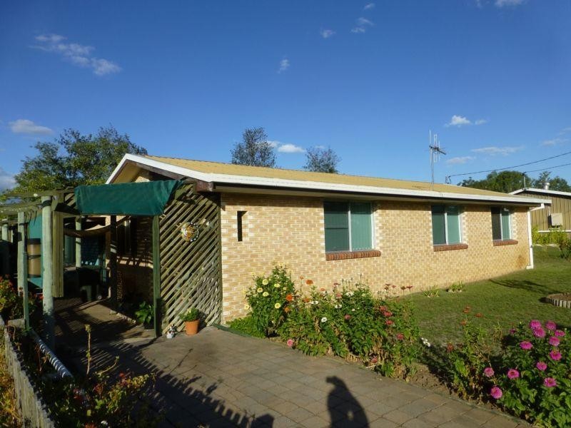 3 WILLIAM STREET, Biggenden QLD 4621