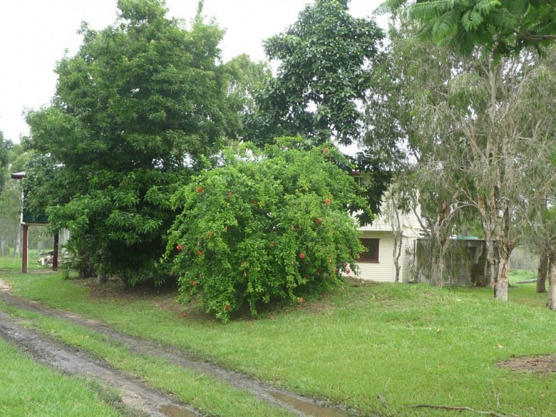 102 RIVER ROAD, Buxton QLD 4660