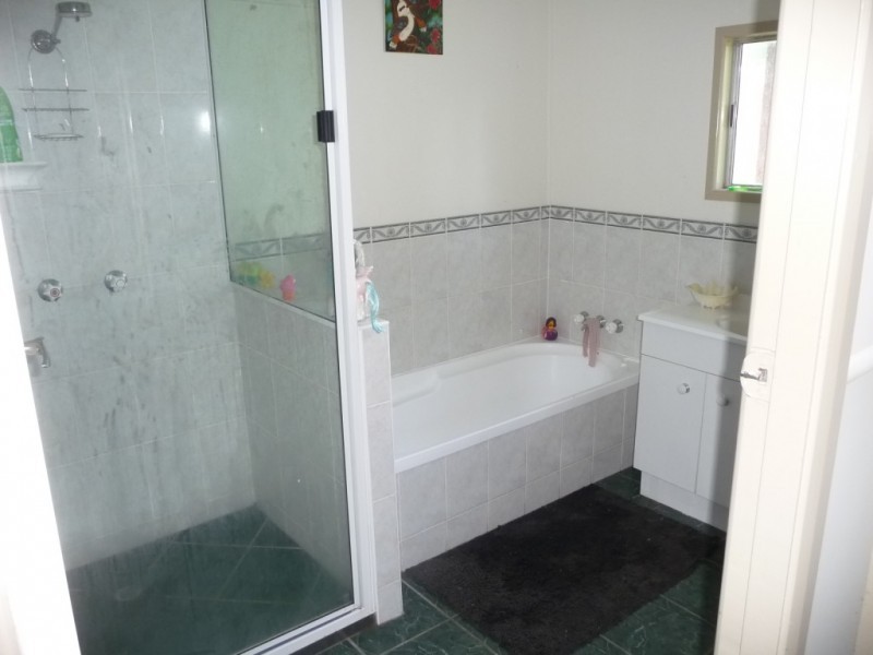 102 RIVER ROAD, Buxton QLD 4660