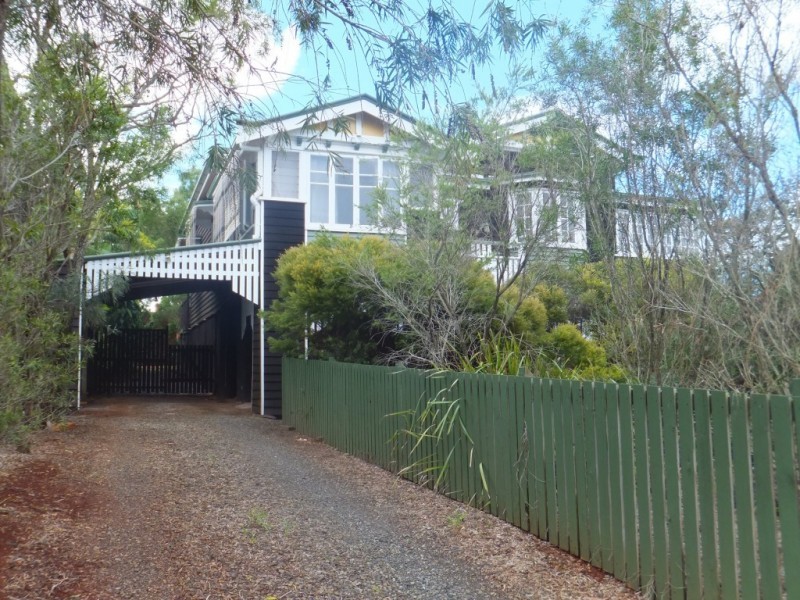 9 MACROSSAN STREET, Childers QLD 4660