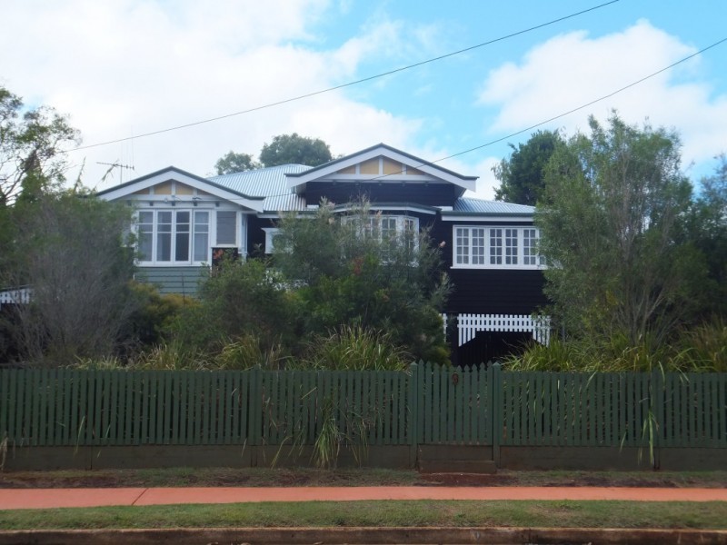 9 MACROSSAN STREET, Childers QLD 4660