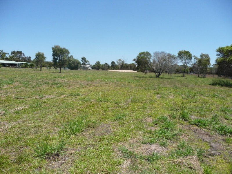 8 RIVER ROAD, Buxton QLD 4660