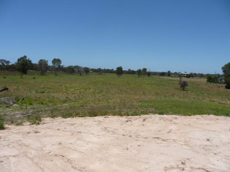 8 RIVER ROAD, Buxton QLD 4660
