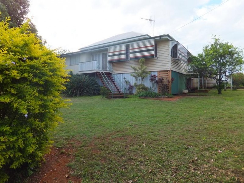 7 MACROSSAN STREET, Childers QLD 4660
