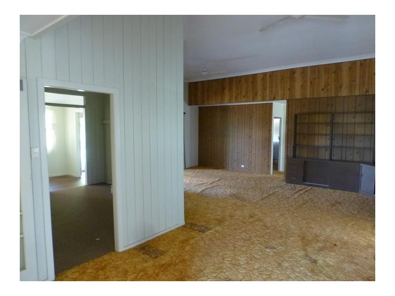 7 MACROSSAN STREET, Childers QLD 4660