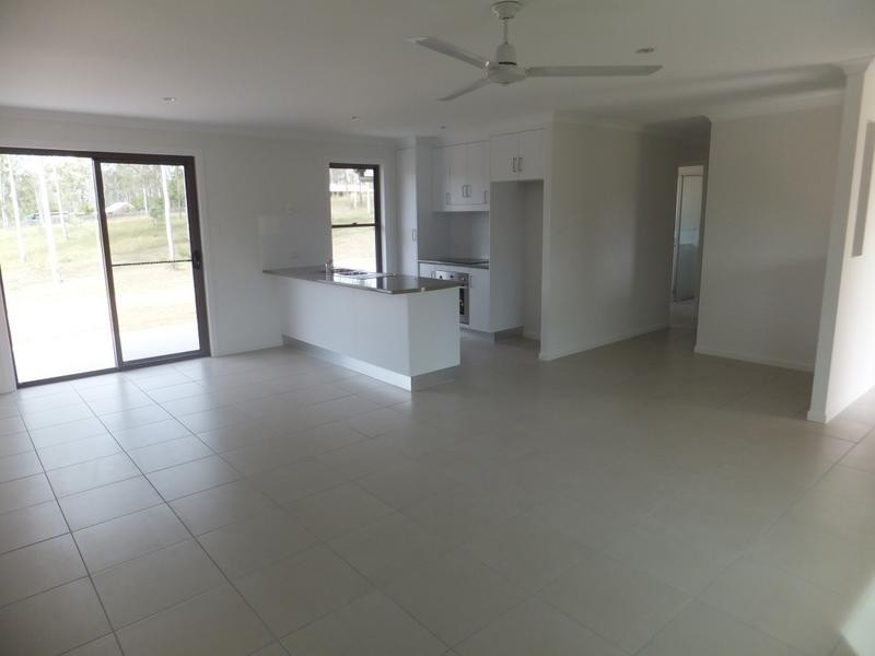 8 STRINGYBARK COURT, Apple Tree Creek QLD 4660