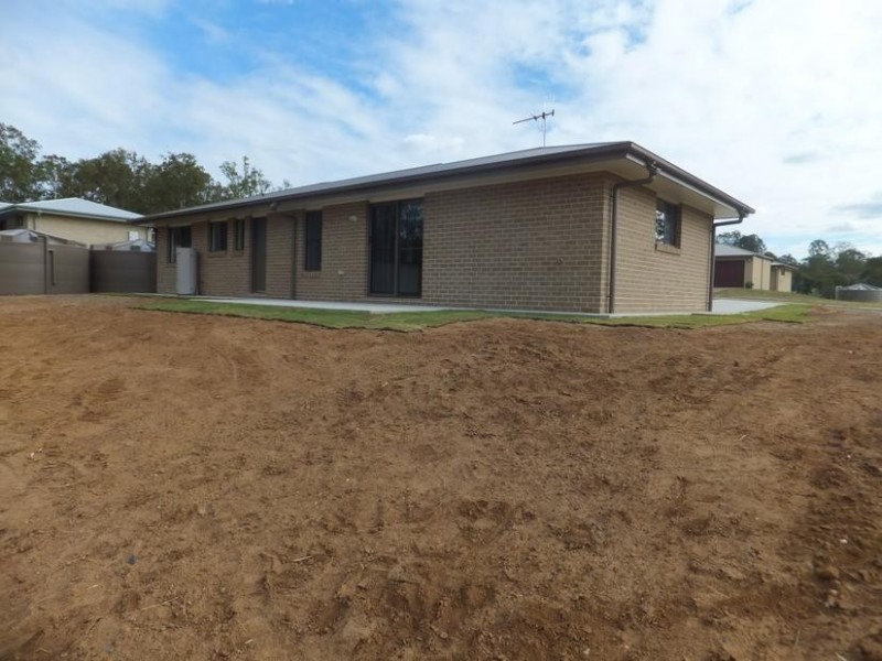 8 STRINGYBARK COURT, Apple Tree Creek QLD 4660