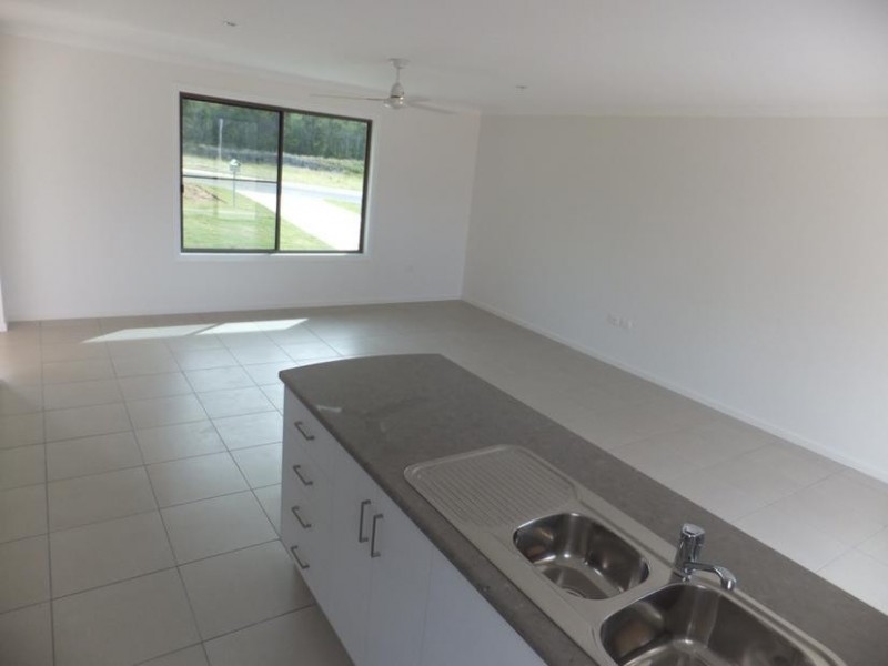 8 STRINGYBARK COURT, Apple Tree Creek QLD 4660