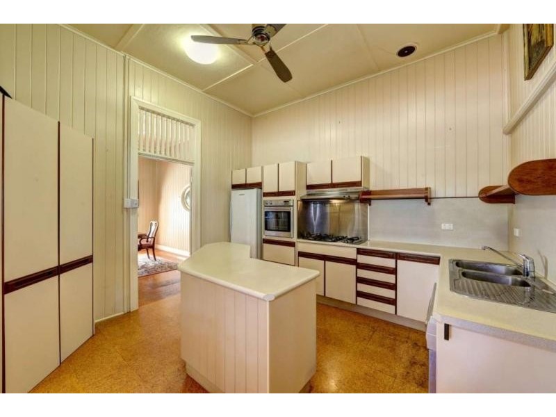 14 TAYLOR STREET, Childers QLD 4660