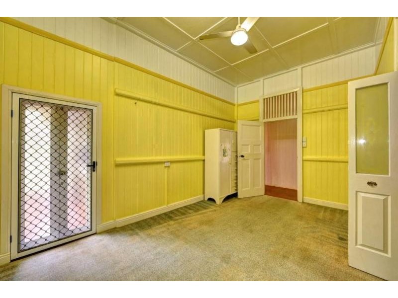 14 TAYLOR STREET, Childers QLD 4660