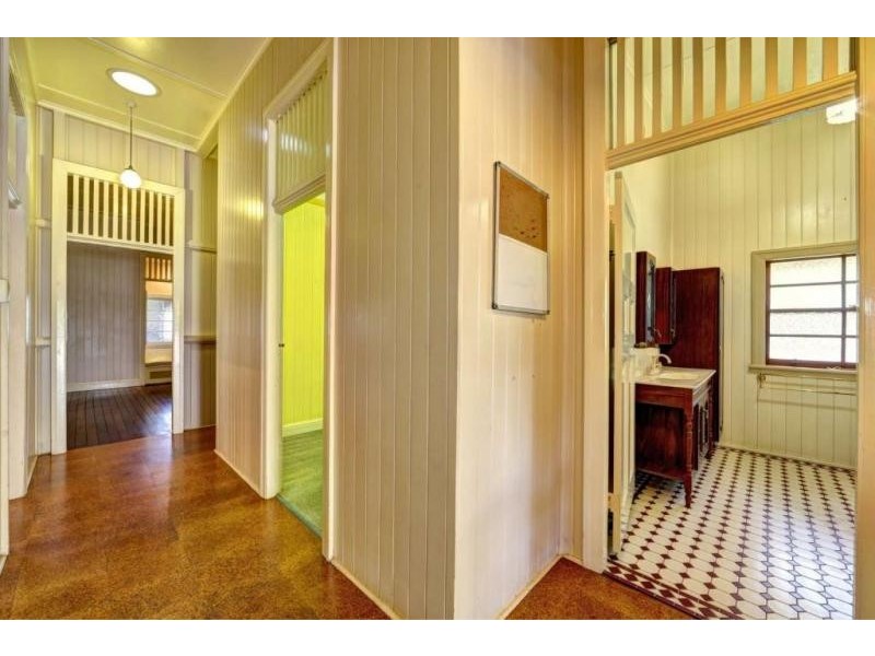 14 TAYLOR STREET, Childers QLD 4660