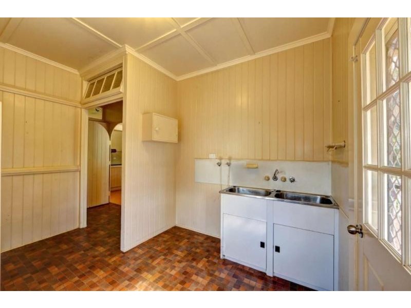 14 TAYLOR STREET, Childers QLD 4660