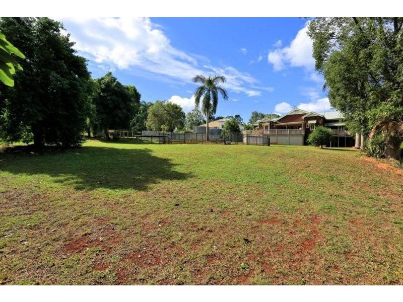 14 TAYLOR STREET, Childers QLD 4660