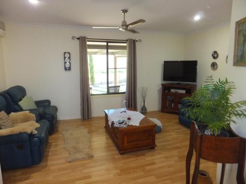 10 HENDLE STREET, Childers QLD 4660