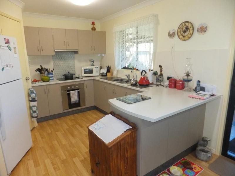 10 HENDLE STREET, Childers QLD 4660